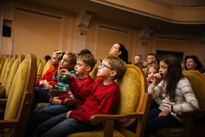 Львівська філармонія запрошує на художню виставку і концерт «Нічні молитви»