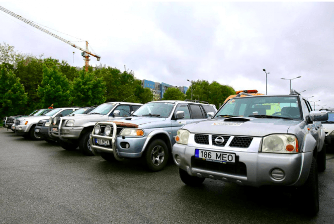 Литовські волонтери передали понад 70 авто для ЗСУ