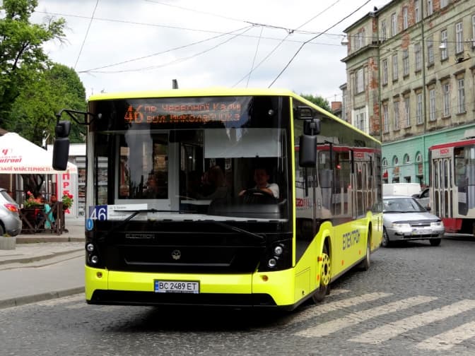 Сьогодні до стадіону «Україна» курсуватиме більше транспорту