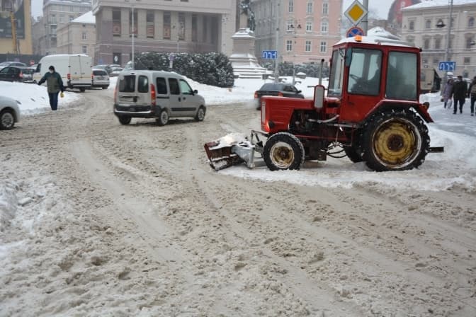 У Львові відновила роботу GPS-карта, де можна стежити за снігоприбиральною технікою