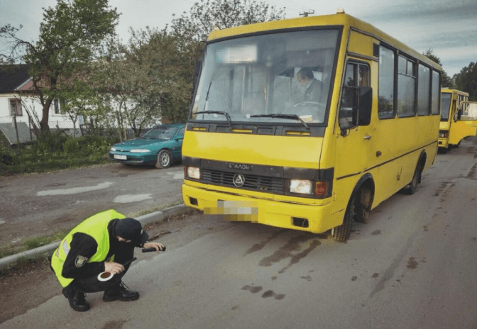 Львівські патрульні перевірили на справність 23 маршрутки