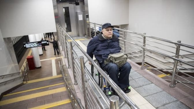 Лише 25% станцій метро в Києві відповідають вимогам безбар'єрності