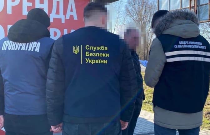 На Львівщині затримали ще трьох зловмисників, що переправляли ухилянтів за кордон