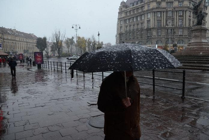 Мокрий сніг, сильний вітер і заморозки до -5°. Прогноз погоди у Львові на тиждень