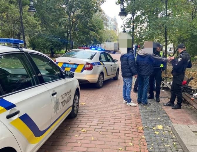 У парку Франка в центрі Львова нетверезі вчинили стрілянину