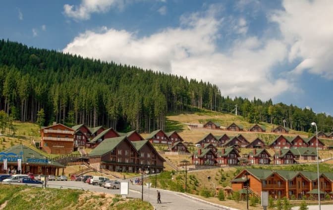 ПриватБанк продає свою частку Буковеля