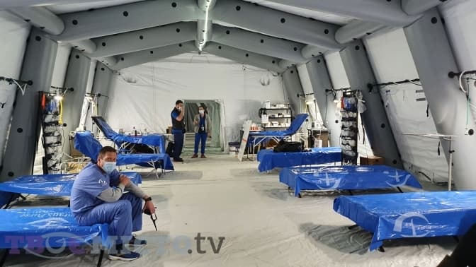 Поблизу Львова американські лікарі розгорнули польовий шпиталь. Фото, відео