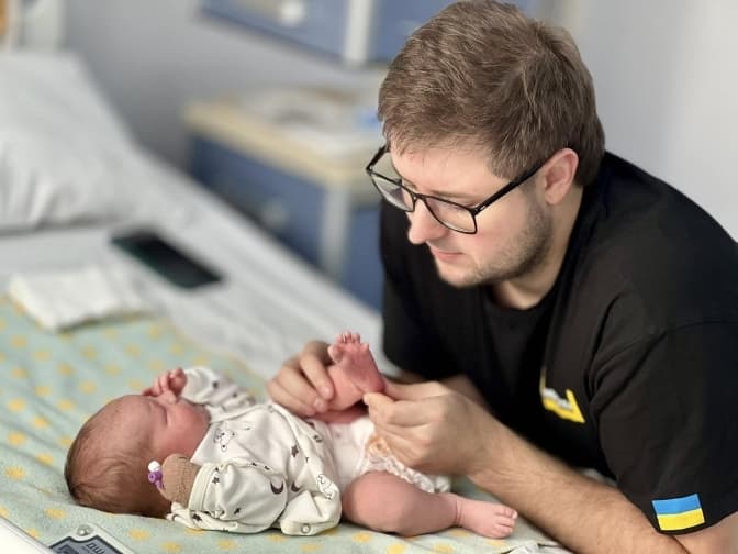 У Львові успішно прооперували немовля з вродженою пухлиною спинного мозку