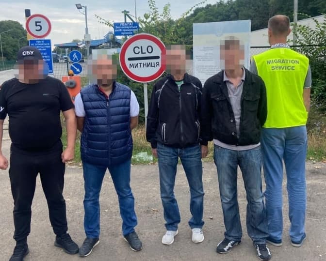 СБУ на Львівщині депортувала з України росіянина та білоруса