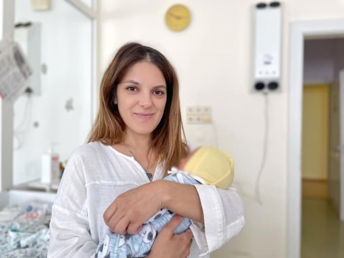 Львівські лікарі врятували новонародженого хлопчика, який не міг самостійно дихати