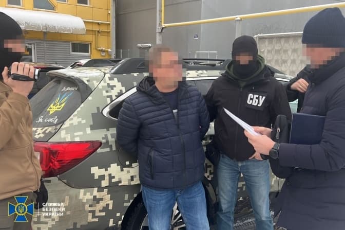 Посадовця Львівської митниці викрили на блокуванні експорту зерна