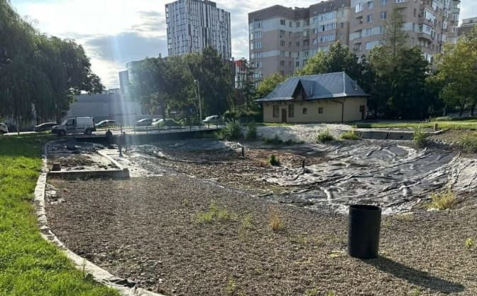 У Львові розпочали відновлення водойми на вул. Панча