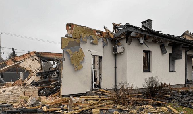 У Києві кішка вижила, провівши тиждень під завалами після удару РФ