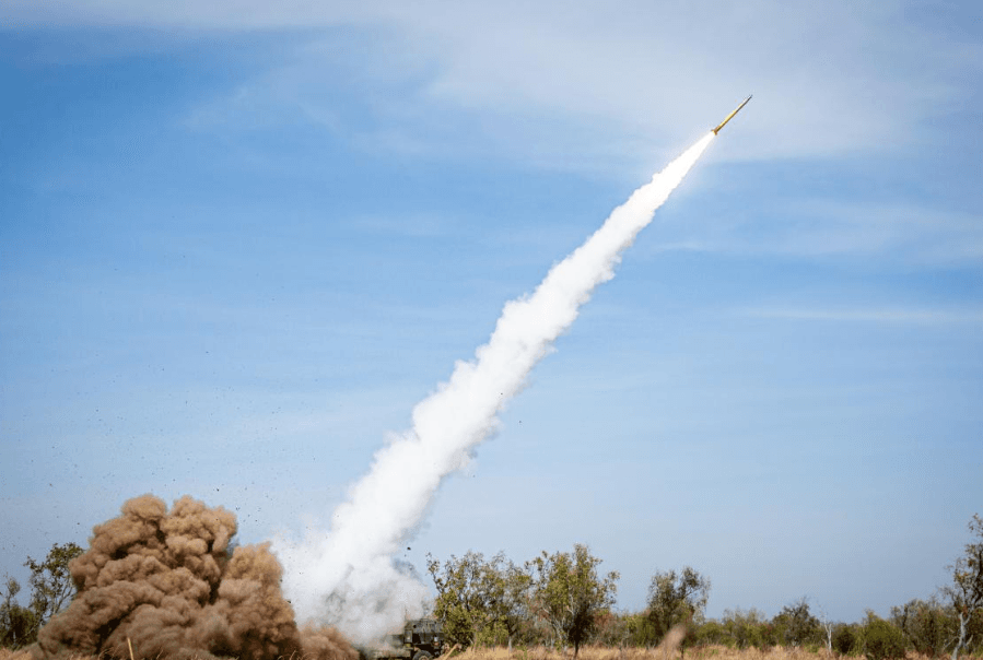 росія вдарила по Україні новою ракетою. Що відомо