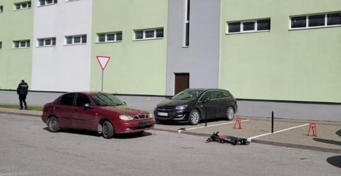 У Львові 15-річний хлопець на самокаті потрапив в ДТП