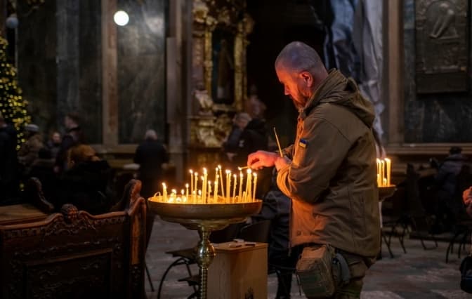 Фото: Гарнізонний храм свв. апп. Петра і Павла