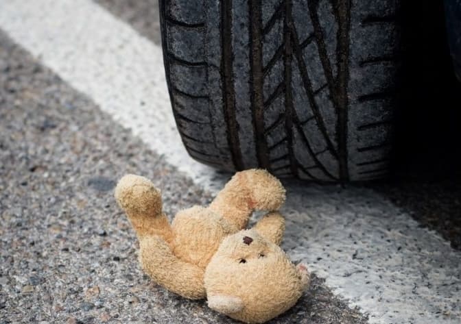 У Львові автомобіль збив 10-річну дівчинку на пішохідному переході