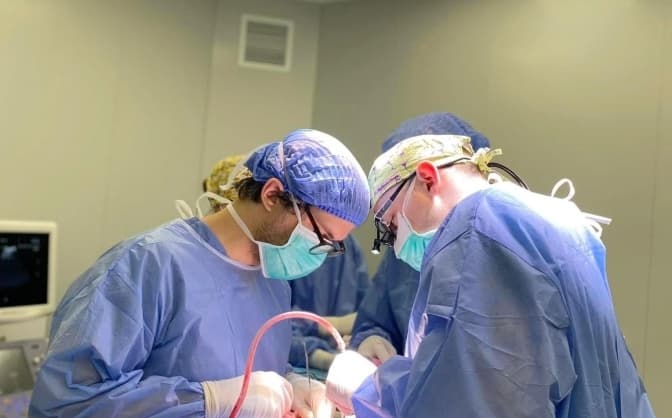 Львівські лікарі провели рідкісну операцію та позбавили дитину недуги, яка мучила її 11 років