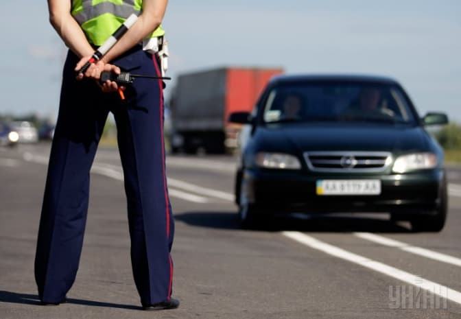 До 30 вересня у Львові ДАІ шукатиме водіїв, що розмовляють за кермом