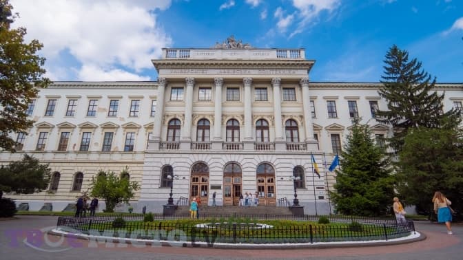 У Львівській політехніці повідомили про виїзд першокурсників за кордон після вступу