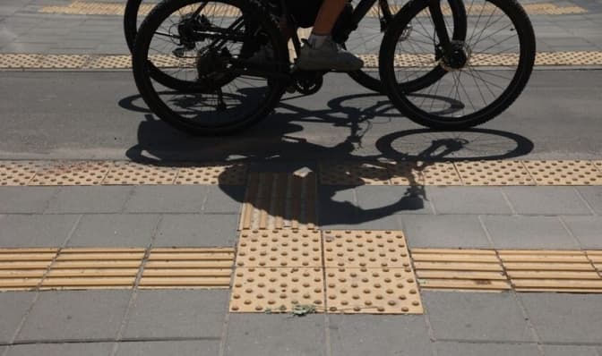 На Володимира Великого у Львові облаштують велодоріжку і доступну зупинку