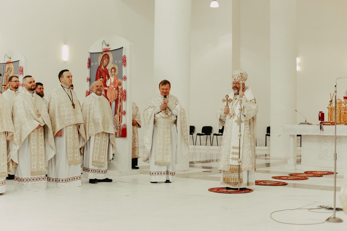 Отець про піст, Папу, перемовини України і рф та скільки заробила сім’я Садового. Підсумки доби