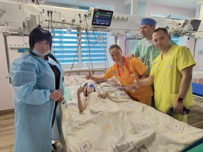 Операція тривала 18 годин: у Львові виправили сколіоз четвертого ступеня 12-річній дівчинці