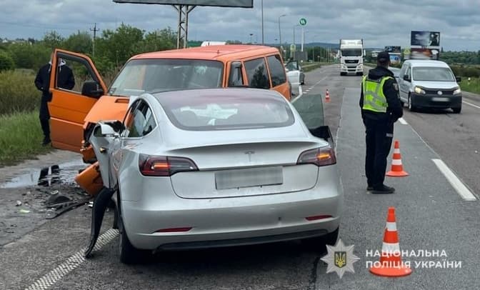 Двоє загиблих у ДТП біля Львова. Поліція розшукує свідків