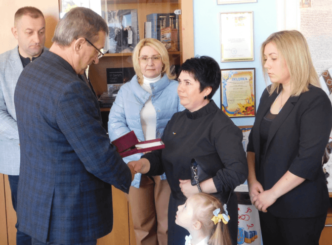 Чотирьом родинам загиблих військових із Львівщини вручили державні нагороди