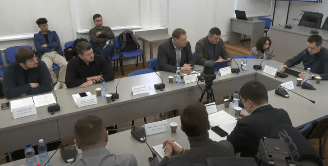 У Києві відбувся круглий стіл про роботу транспорту під час тривог. Кличка не запросили