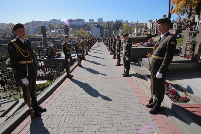 У Львові вшанували захисників України. Фото