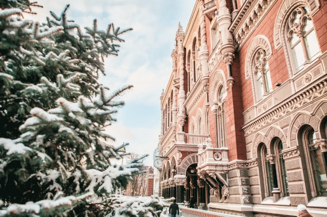 Нацбанк введе в обіг нові 100-гривневі банкноти