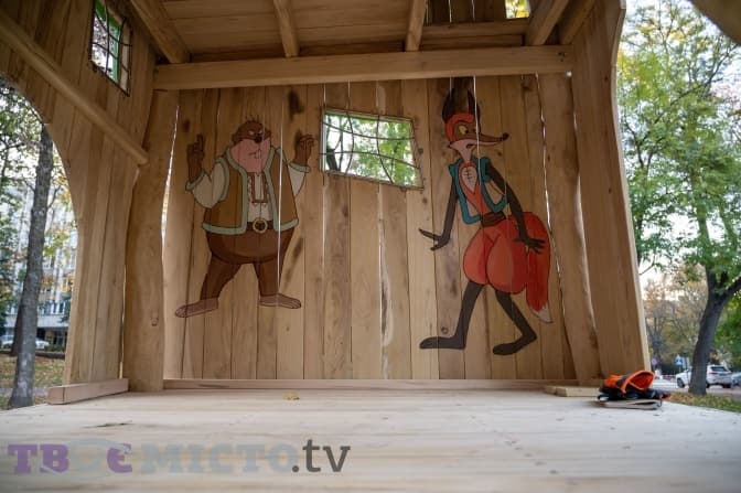 Дитмайданчик у парку Франка хочуть облаштувати до Великодня, але ремонт знову може затягнутися