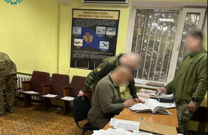 В Києві викрили схему ухиляння від мобілізації за участі посадовців 9 військкоматів