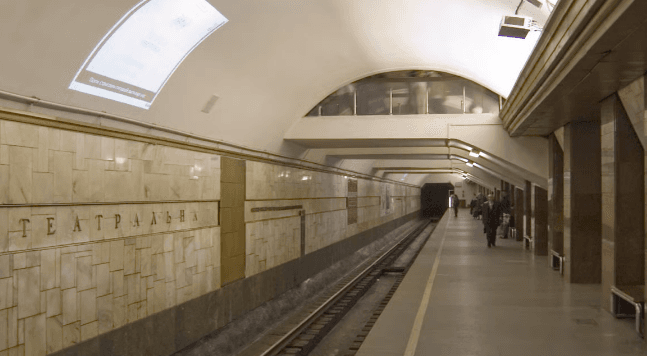 Перехід на станції метро "Театральна" обстежать за 252 тисячі гривень
