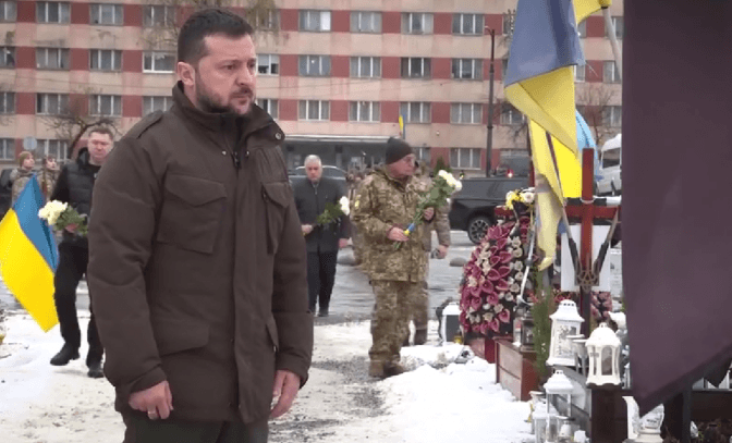 Зеленський у Львові вшанував пам'ять полеглих Героїв