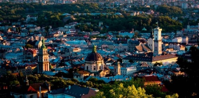 У яких містах України найбільша середня зарплата і що у Львові