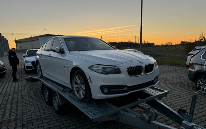 Львівські митники виявили автомобілі, які ввозили під виглядом гуманітарної допомоги