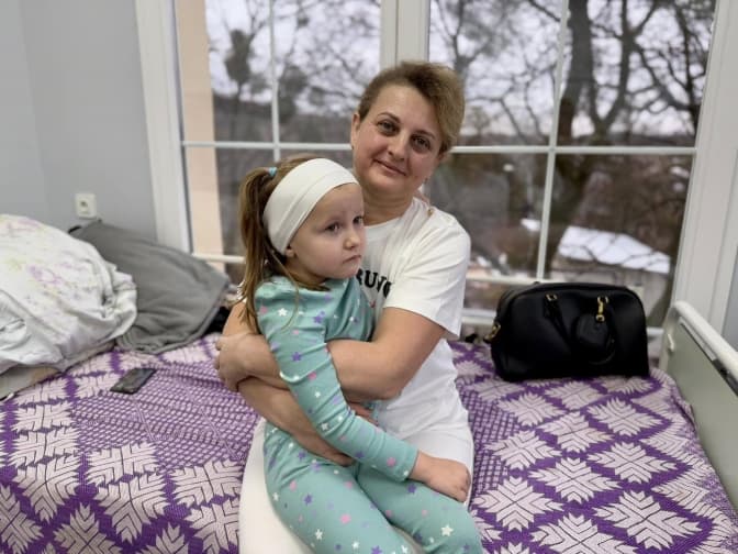 У Львові троє дітей отримали шанс чути: в «Охматдиті» провели кохлеарні імплантації