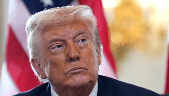 Трамп заявив, що дозволить біженцям залишатися в США до кінця війни