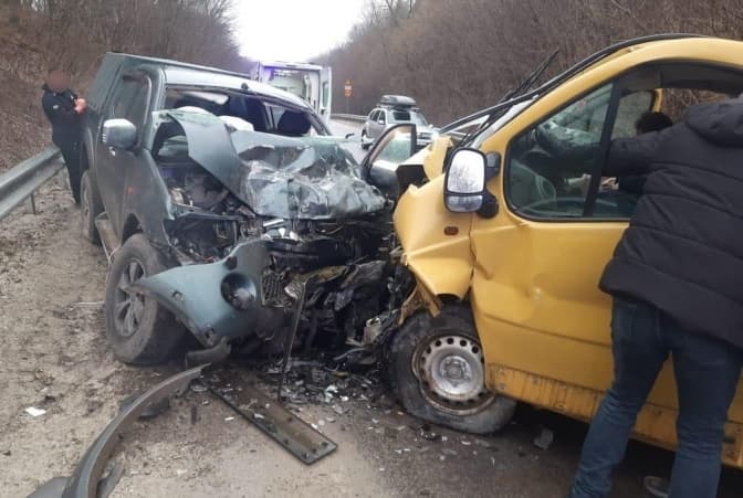 Восьмеро людей постраждали в ДТП на Львівщині. Одна людина загинула