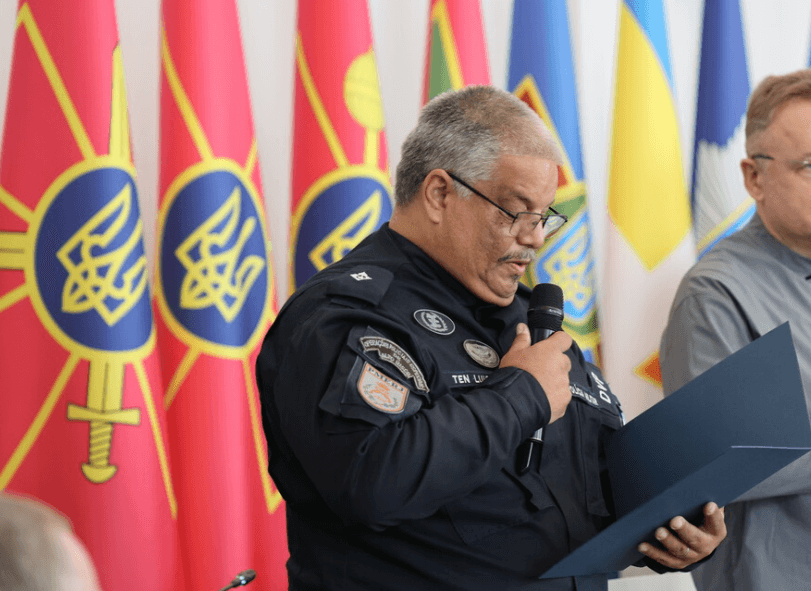 Батько бразильського добровольця подолав 10 тисяч км, аби приїхати до Львова на могилу сина