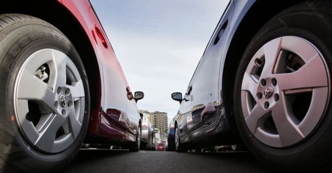 У Львові діти відкручують деталі з автомобілів, аби похизуватись у TikTok