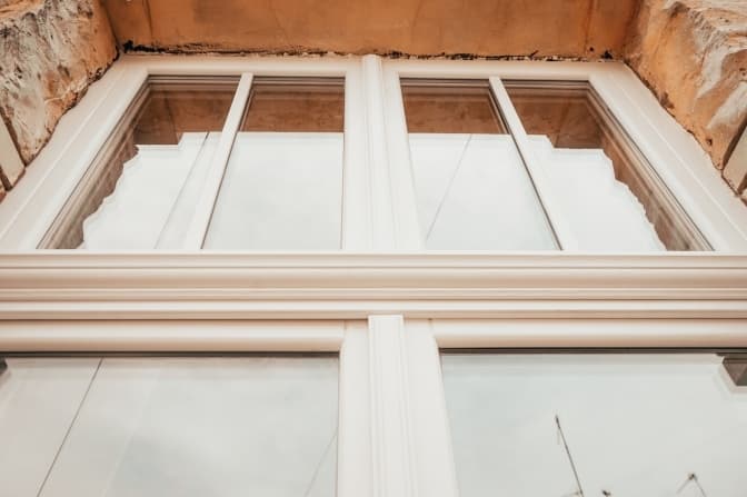 У Львові відреставрували вікна у будинку на площі М. Шашкевича. Фото