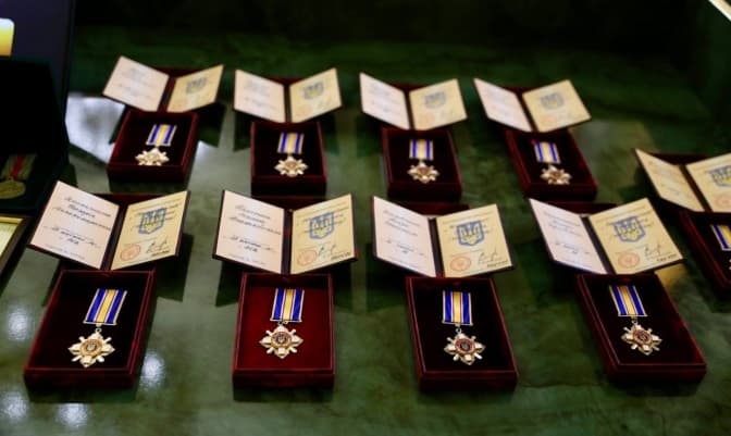 16 захисників відзначили державними нагородами посмертно: перелік