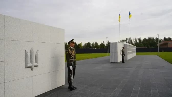 На Національному військовому меморіальному кладовищі встановлюватимуть кенотафи: як подати заявку та хто має право