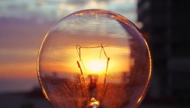 Чи планують українцям вимикати електрику під час морозів: відповідь Міненерго