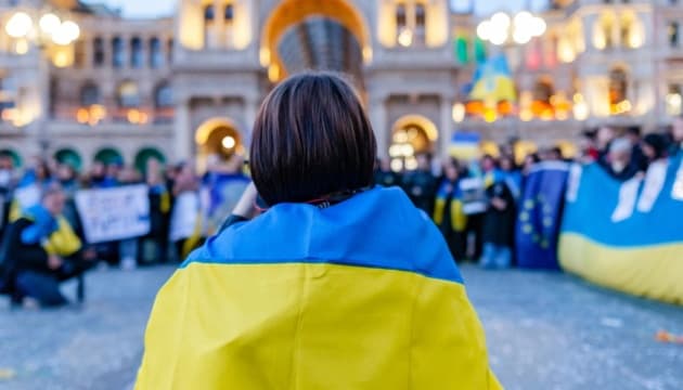 Польща, Німеччина, Чехія, Британія: яку допомогу українці зараз можуть отримувати за кордоном