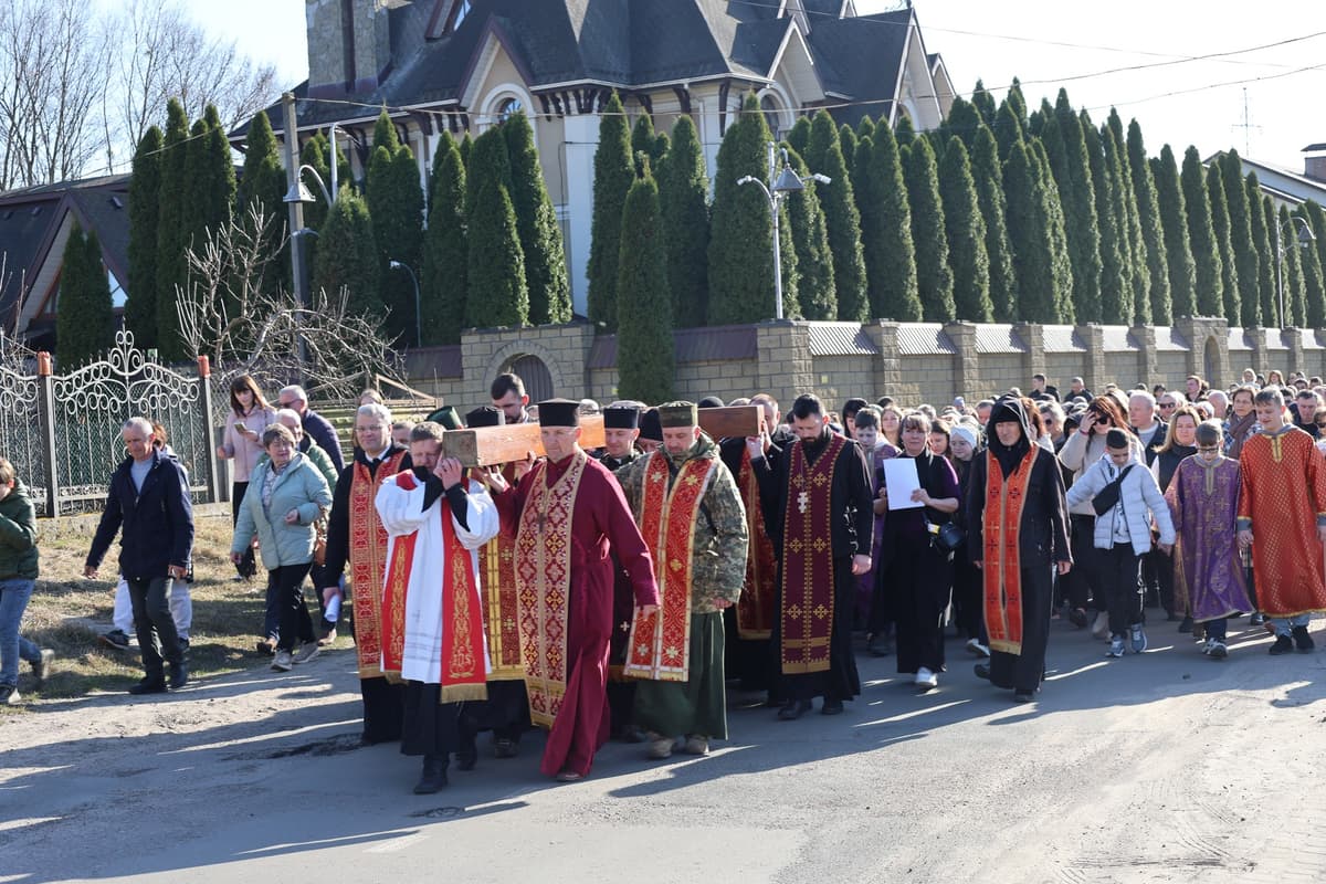 У Шептицькому сотні вірян долучилися до Хресної ходи