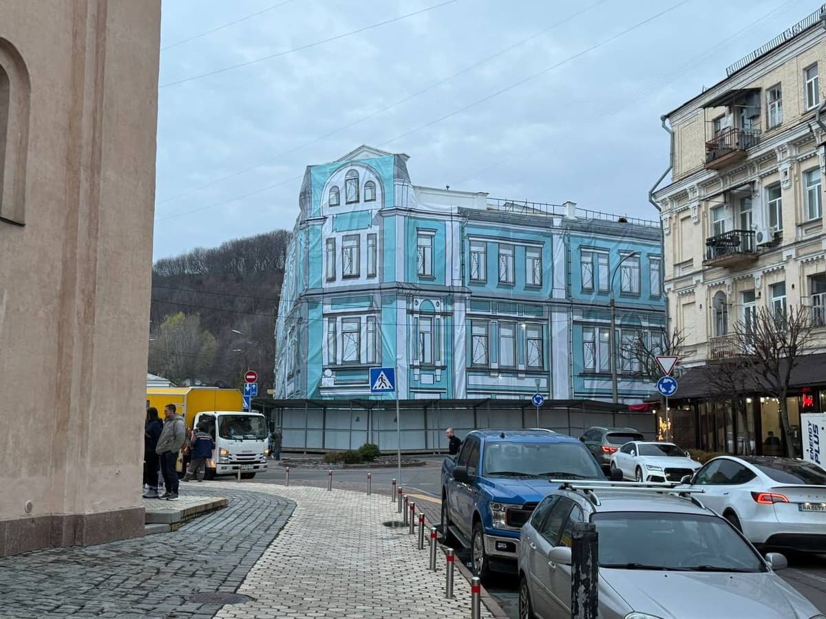 Перов написав заяву на директора ДІАЗ Маленкова за "демонтаж Шевського цеху". Що насправді відбувається з історичною садибою на Фролівській, 4